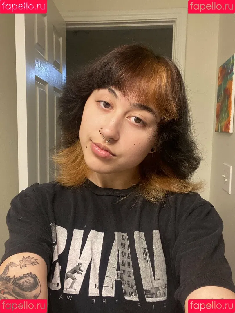 Azmideus / Suedmza / xslxtx Onlyfans Photo Gallery 