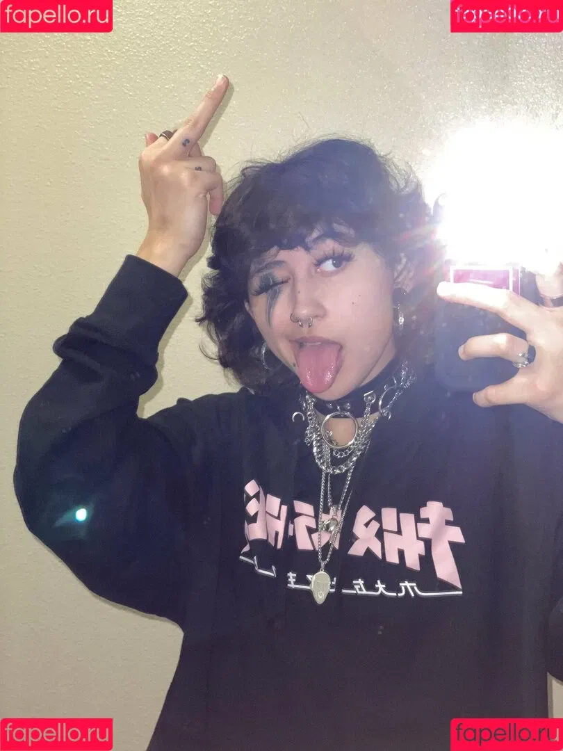 Azmideus / Suedmza / xslxtx Onlyfans Photo Gallery 