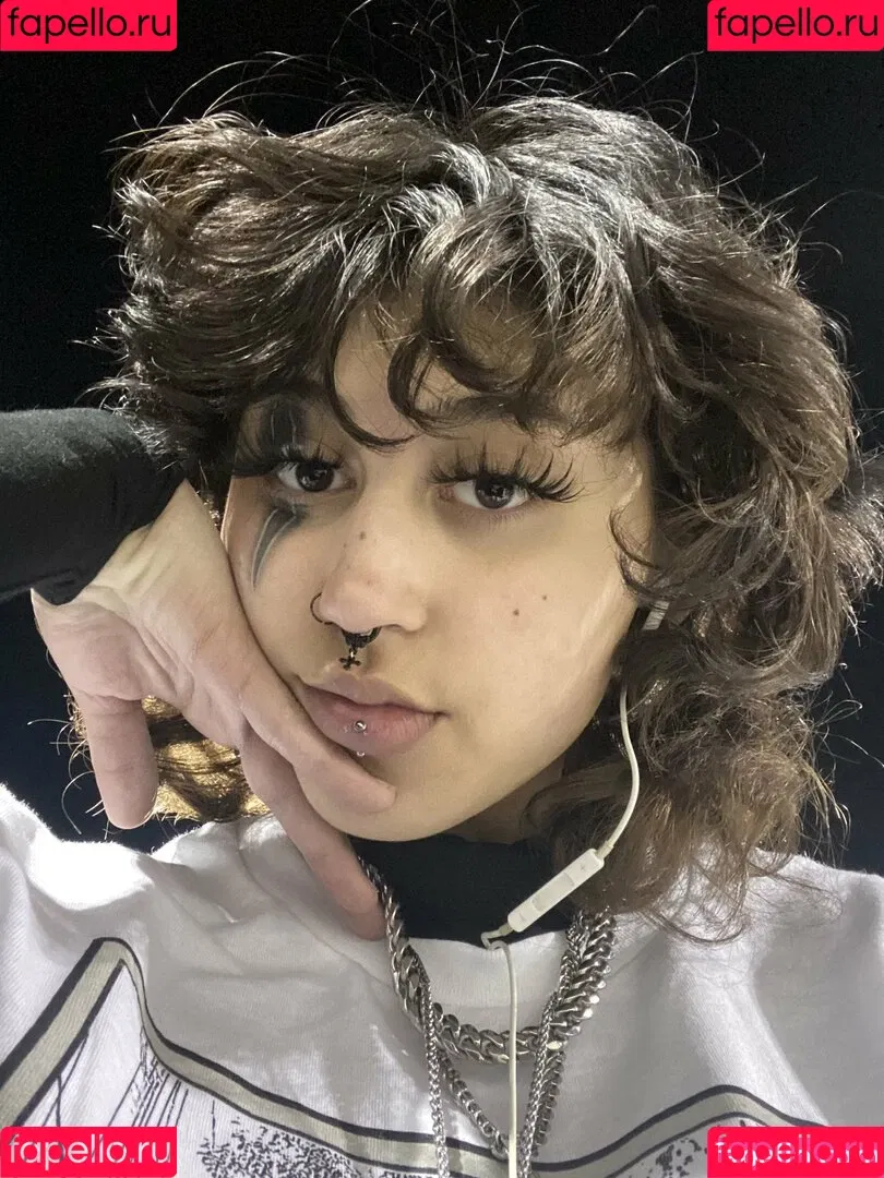 Azmideus / Suedmza / xslxtx Onlyfans Photo Gallery 