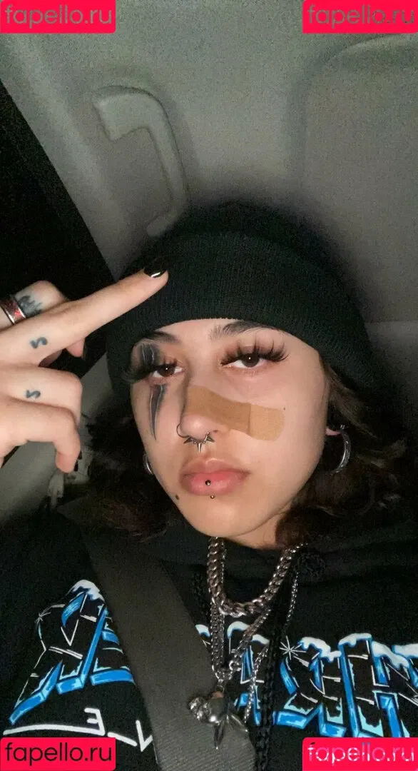 Azmideus / Suedmza / xslxtx Onlyfans Photo Gallery 