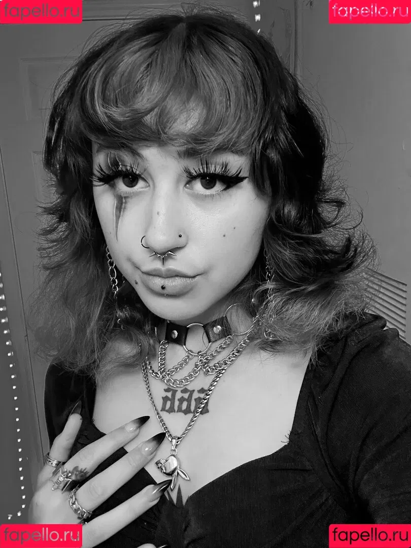 Azmideus / Suedmza / xslxtx Onlyfans Photo Gallery 