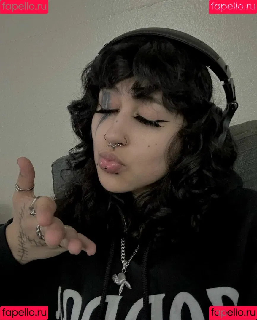 Azmideus / Suedmza / xslxtx Onlyfans Photo Gallery 