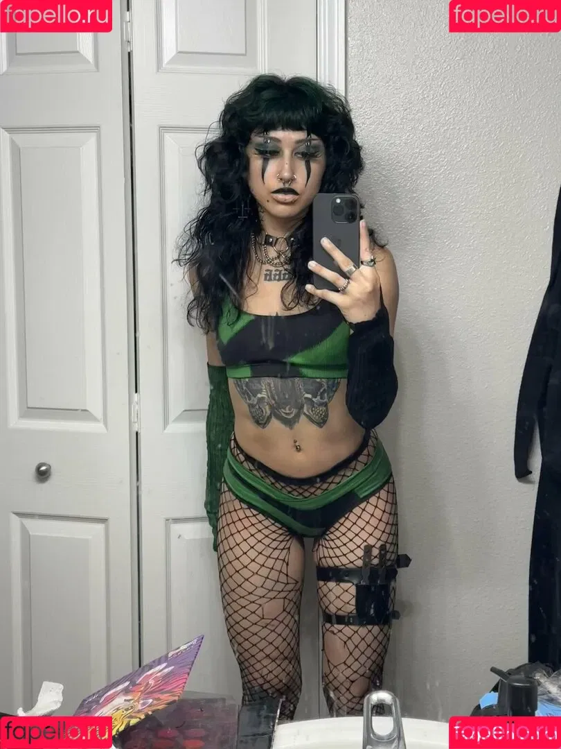 Azmideus / Suedmza / xslxtx Onlyfans Photo Gallery 