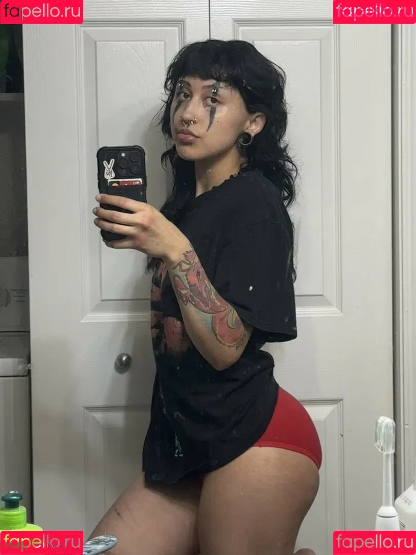 Azmideus / Suedmza / xslxtx Onlyfans Photo Gallery 