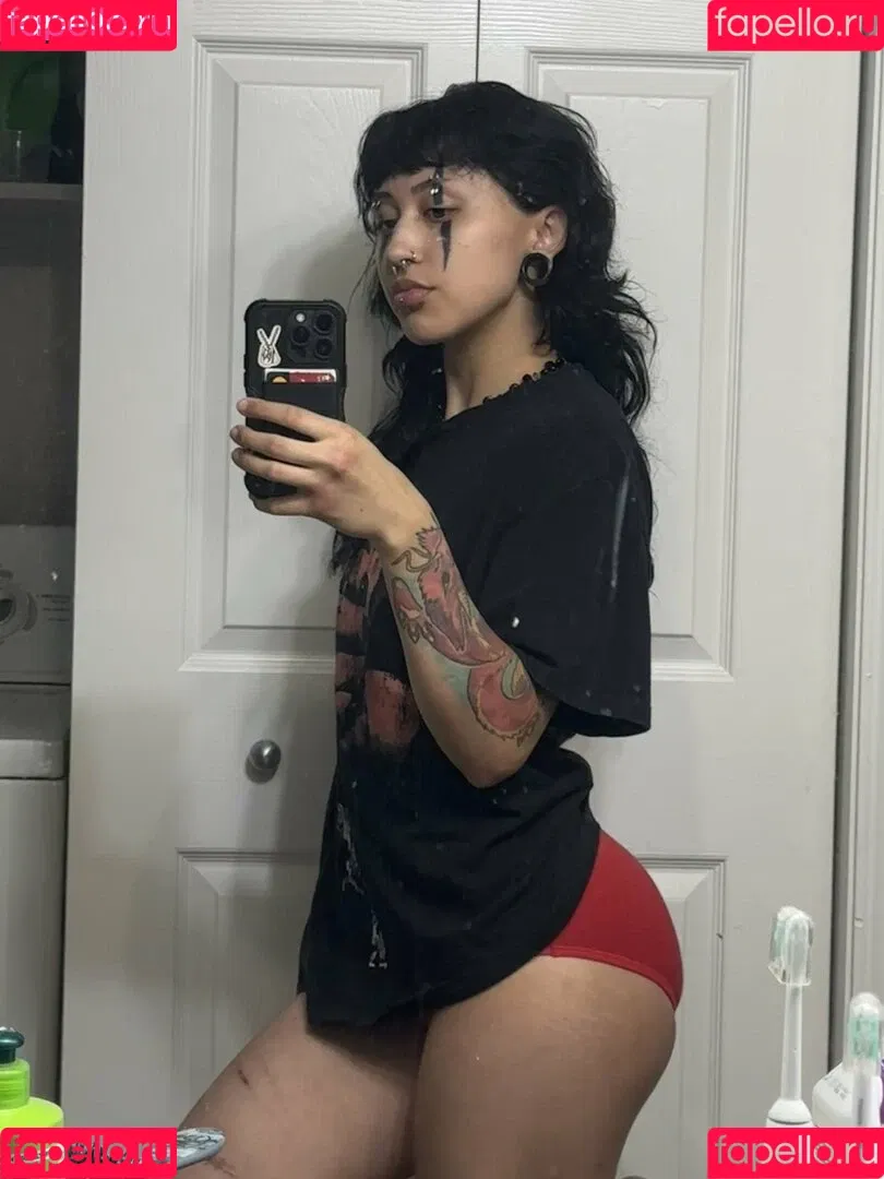 Azmideus / Suedmza / xslxtx Onlyfans Photo Gallery 