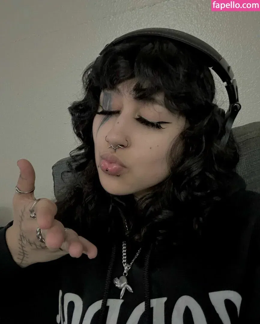 Azmideus / Suedmza / xslxtx Onlyfans Photo Gallery 