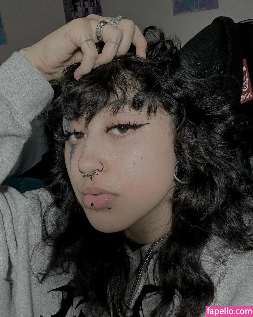 Azmideus / Suedmza / xslxtx Onlyfans Photo Gallery 