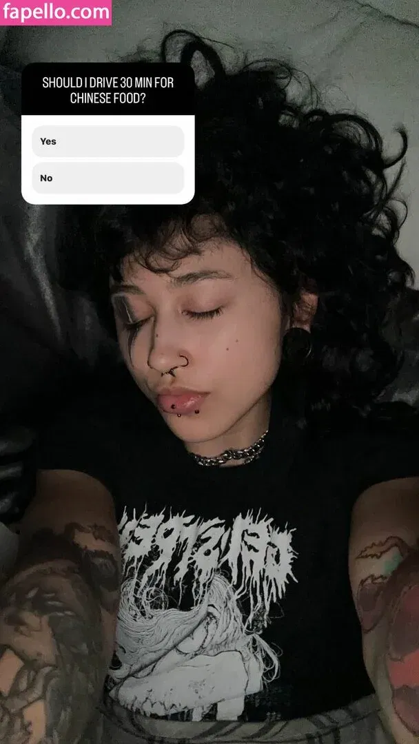 Azmideus / Suedmza / xslxtx Onlyfans Photo Gallery 