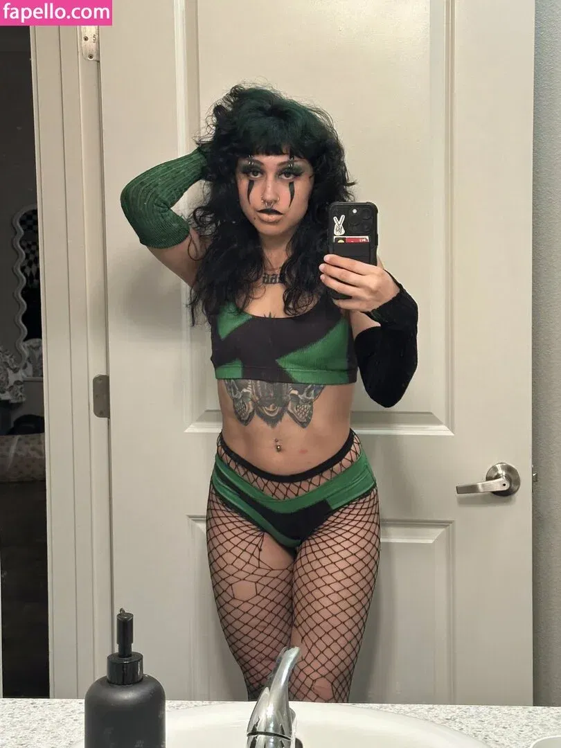 Azmideus / Suedmza / xslxtx Onlyfans Photo Gallery 