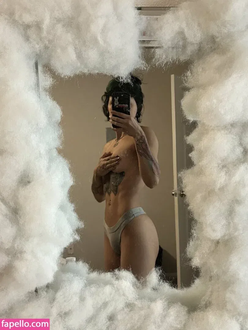 Azmideus / Suedmza / xslxtx Onlyfans Photo Gallery 