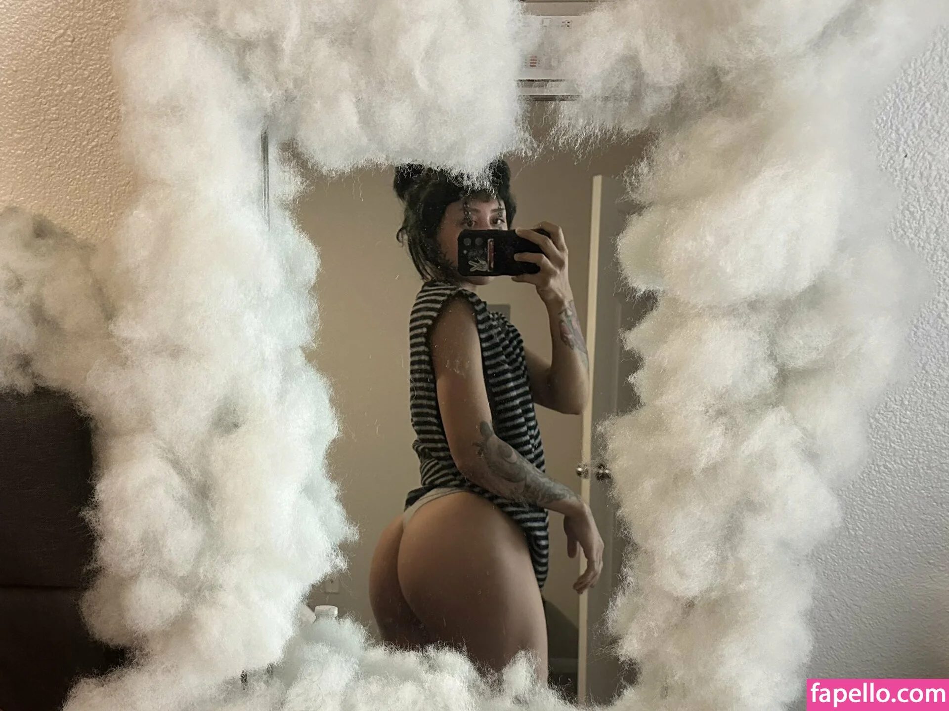 Azmideus / Suedmza / xslxtx Onlyfans Photo Gallery 