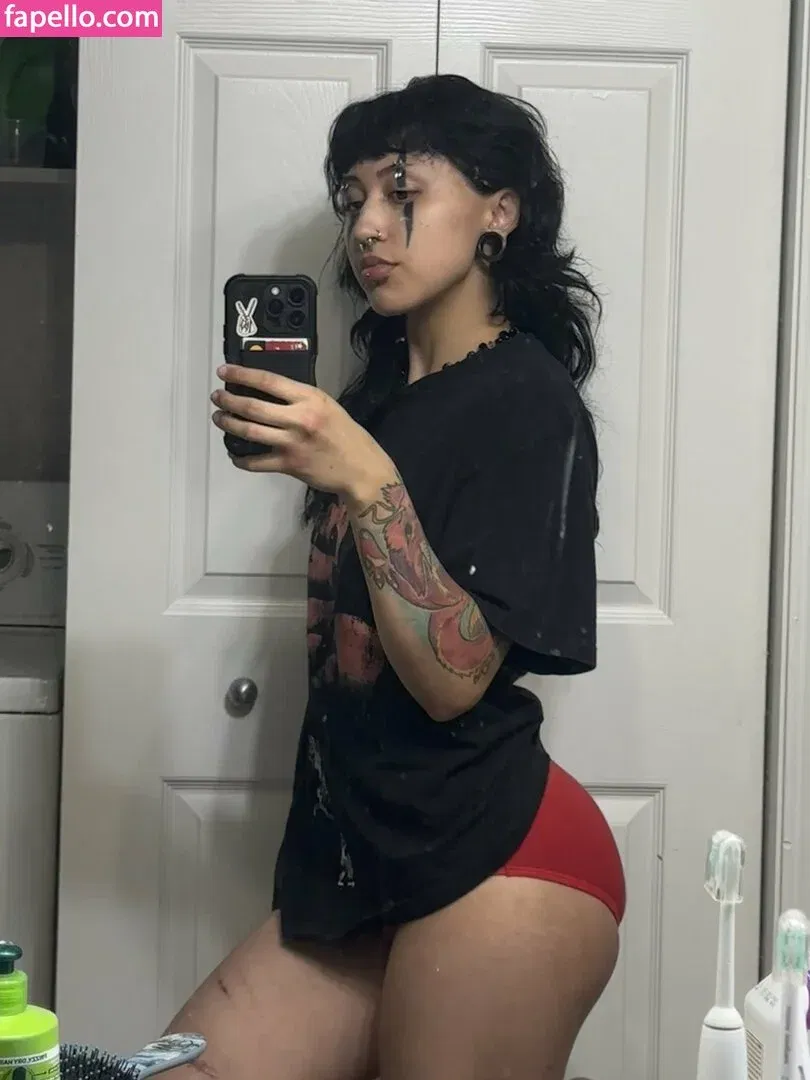 Azmideus / Suedmza / xslxtx Onlyfans Photo Gallery 