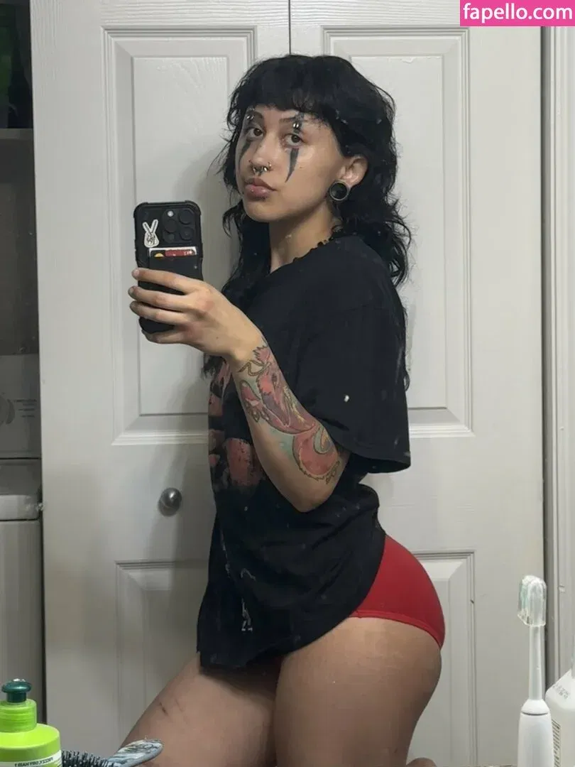 Azmideus / Suedmza / xslxtx Onlyfans Photo Gallery 