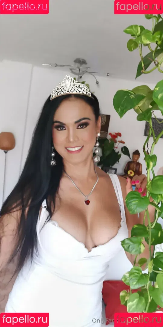 ladyboytiara / ladyboytstiara Onlyfans Photo Gallery 