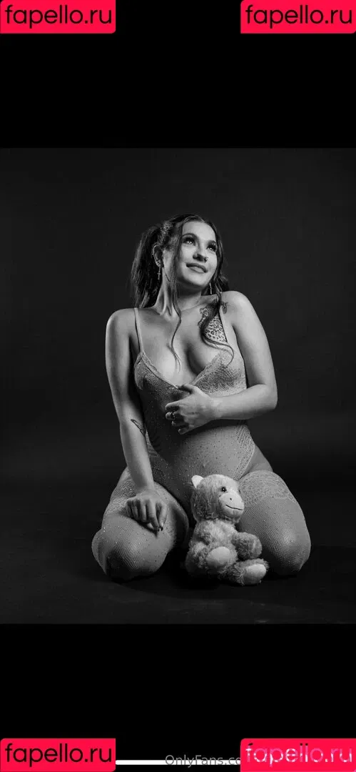 abrunettewrld Onlyfans Photo Gallery 