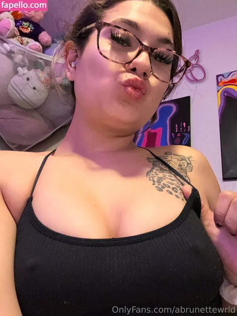 abrunettewrld Onlyfans Photo Gallery 
