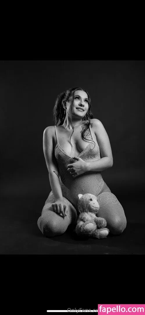 abrunettewrld Onlyfans Photo Gallery 