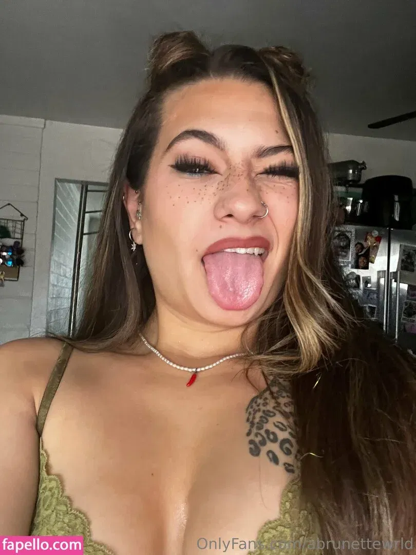 abrunettewrld Onlyfans Photo Gallery 