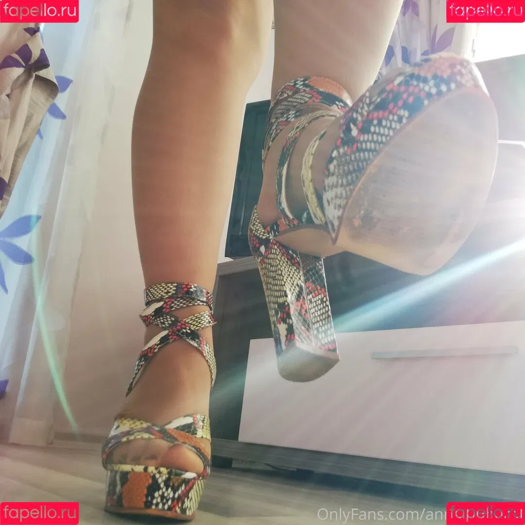 anna.huberof / modelannahuber Onlyfans Photo Gallery 