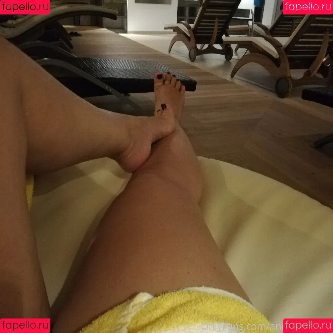 anna.huberof / modelannahuber Onlyfans Photo Gallery 