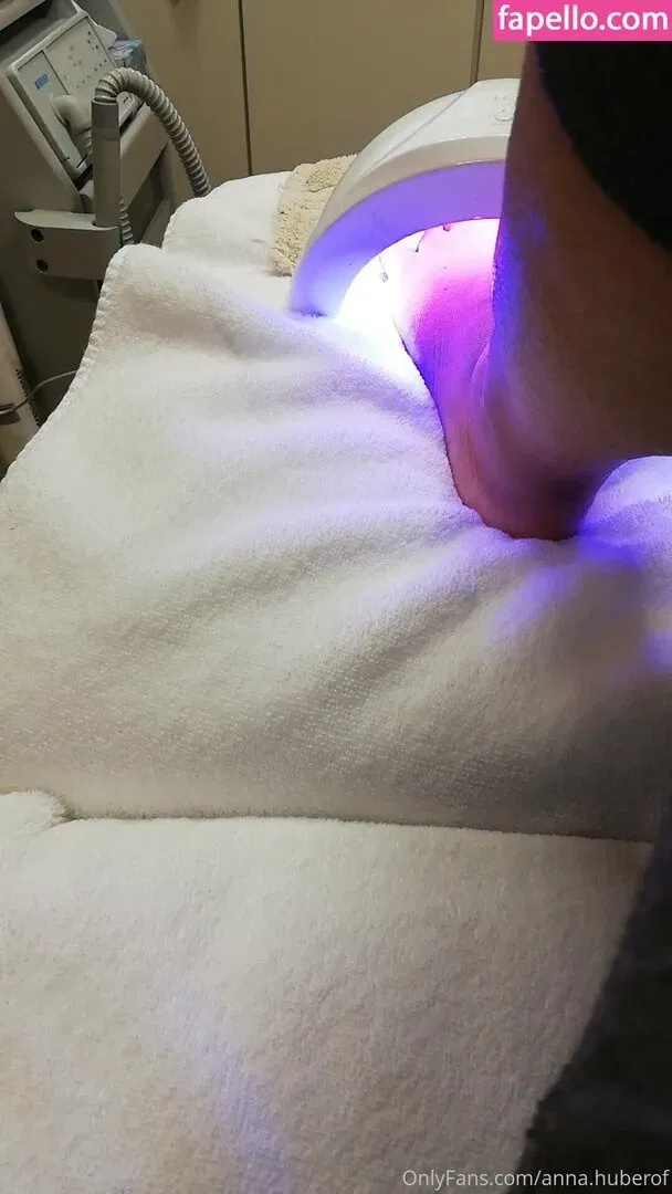 anna.huberof / modelannahuber Onlyfans Photo Gallery 