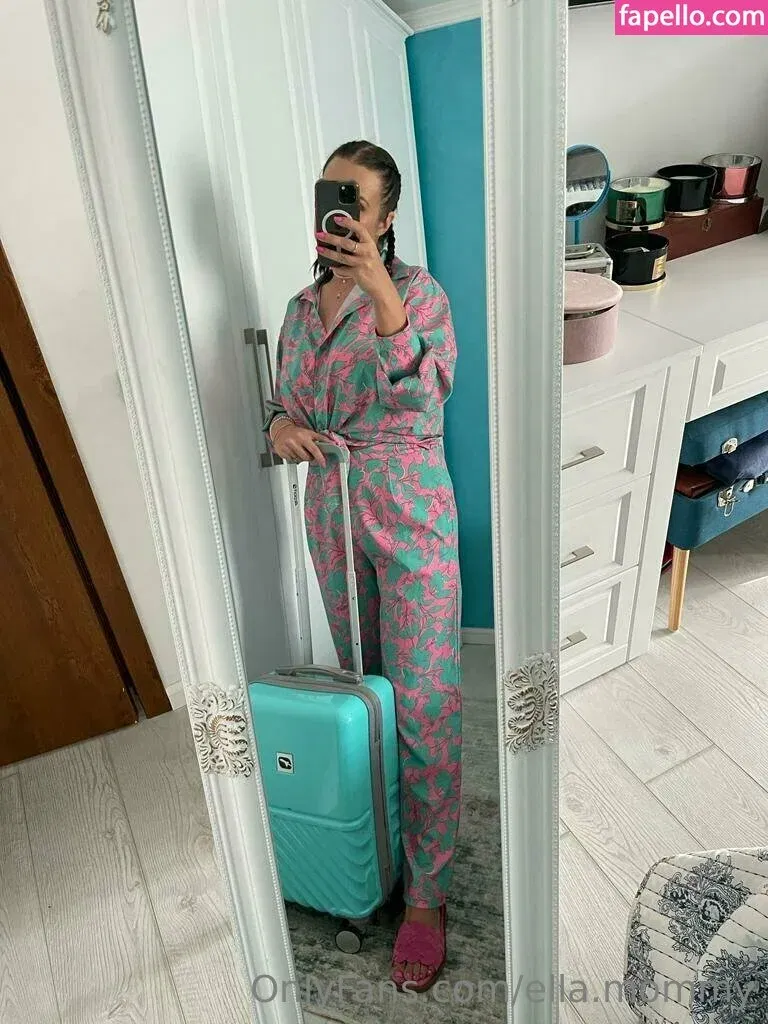 ella.mommy / mommyella Onlyfans Photo Gallery 