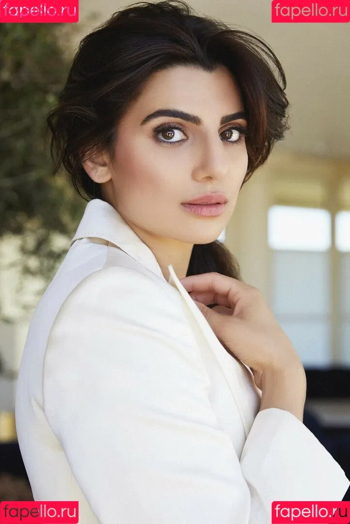 Claudia Doumit / Victoria Neuman: The Boys / claudiadoumit Onlyfans Photo Gallery 