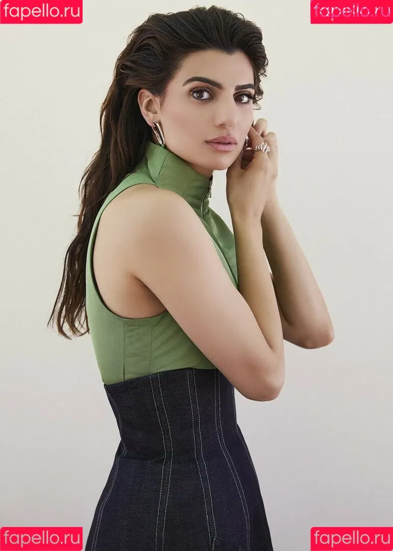 Claudia Doumit / Victoria Neuman: The Boys / claudiadoumit Onlyfans Photo Gallery 