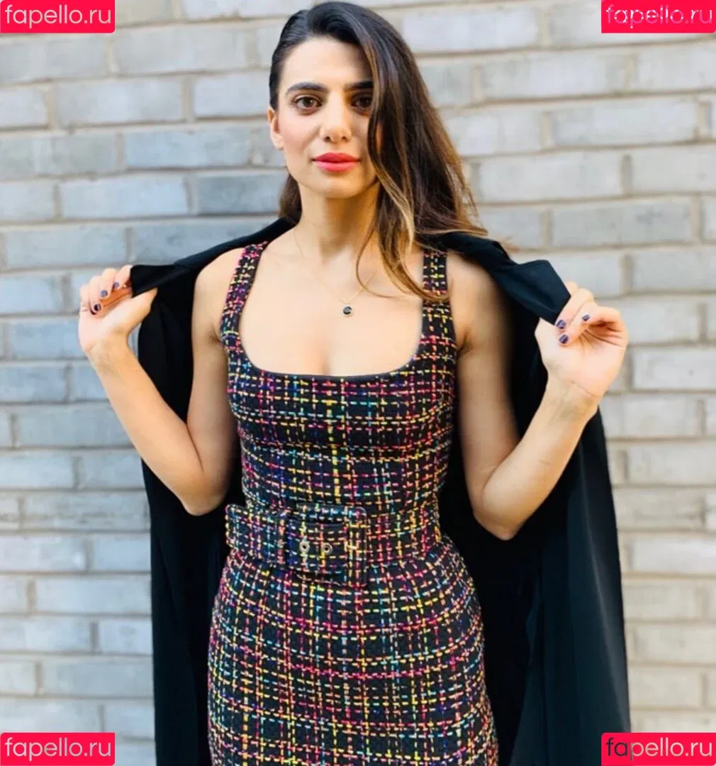 Claudia Doumit / Victoria Neuman: The Boys / claudiadoumit Onlyfans Photo Gallery 