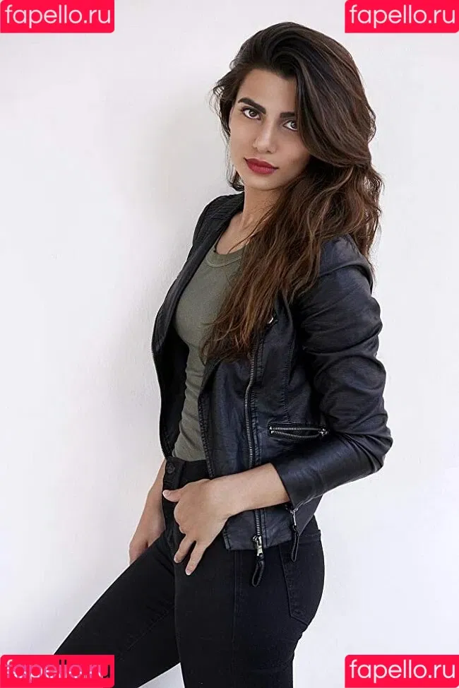 Claudia Doumit / Victoria Neuman: The Boys / claudiadoumit Onlyfans Photo Gallery 