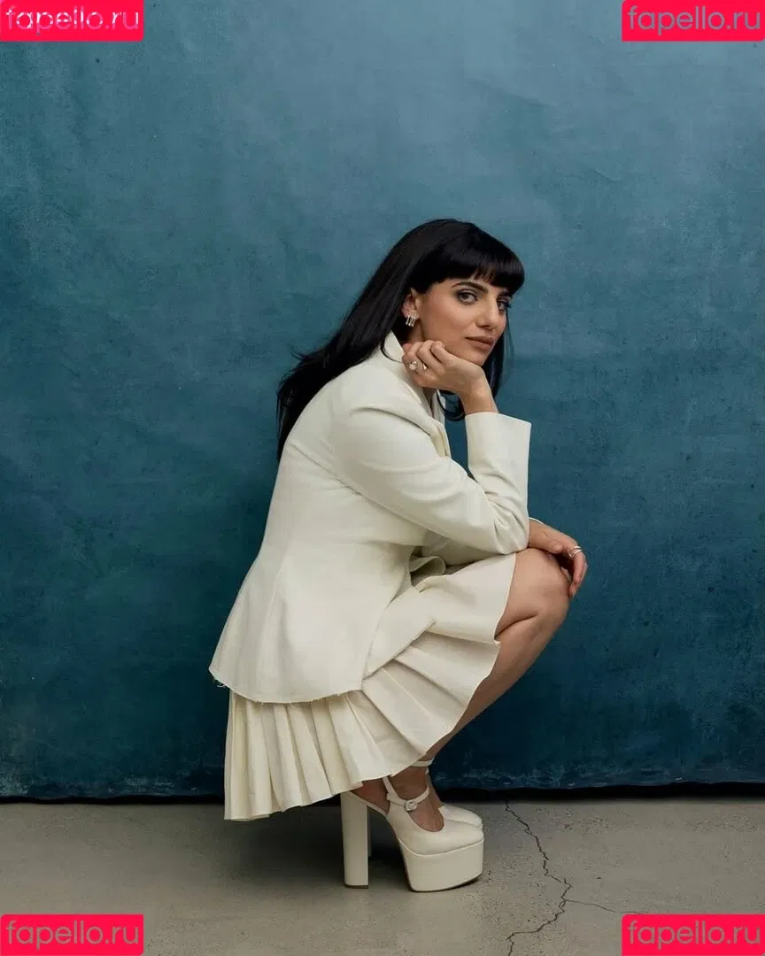 Claudia Doumit / Victoria Neuman: The Boys / claudiadoumit Onlyfans Photo Gallery 