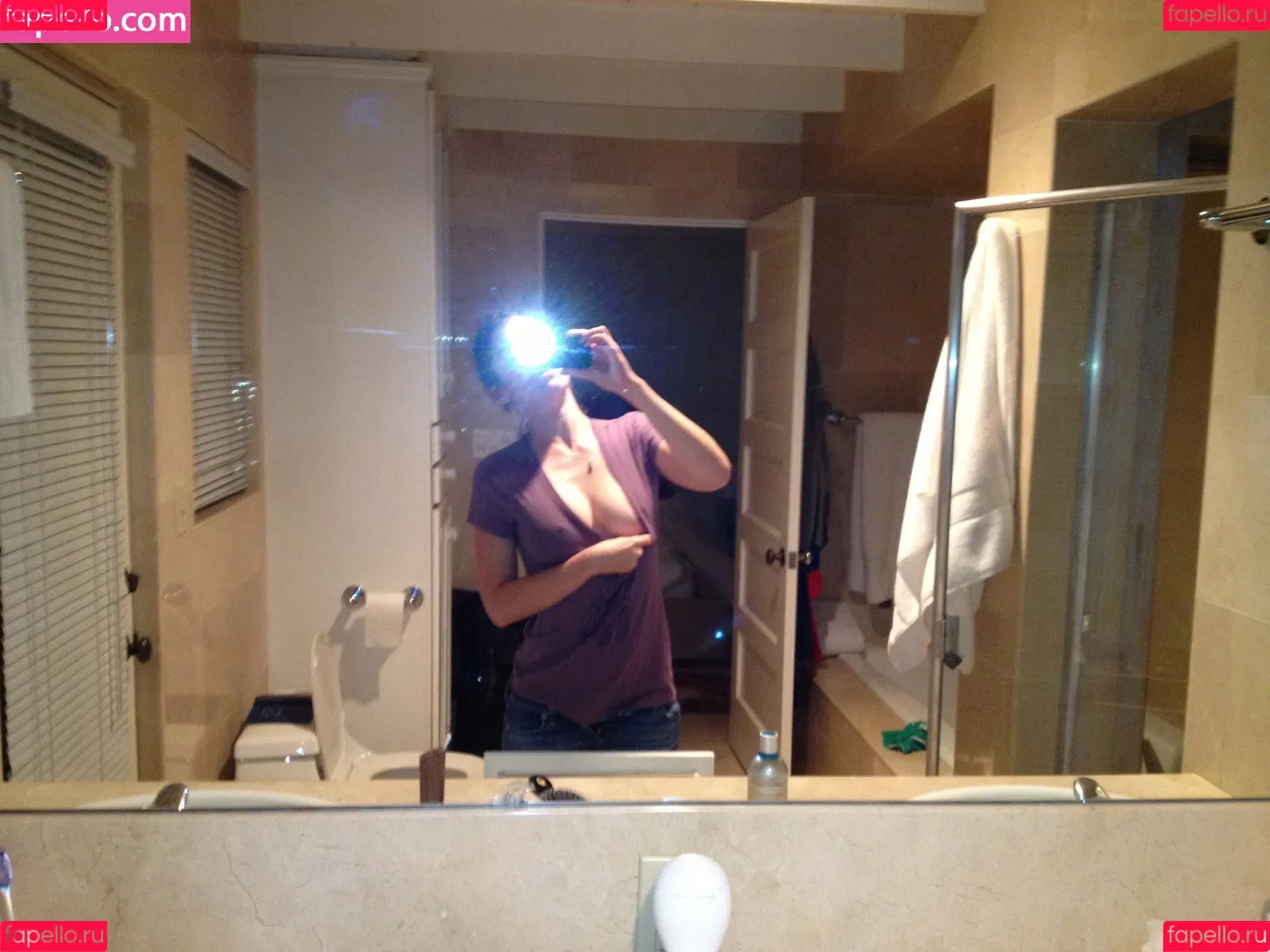 Lizzy Caplan / thelizzycaplan Onlyfans Photo Gallery 