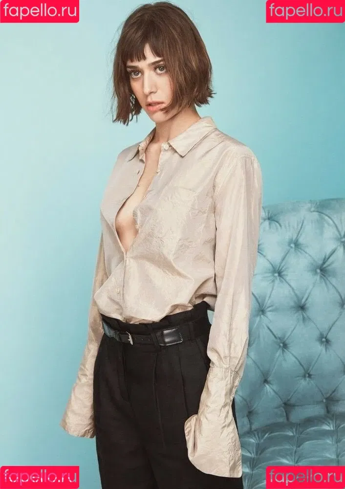 Lizzy Caplan / thelizzycaplan Onlyfans Photo Gallery 