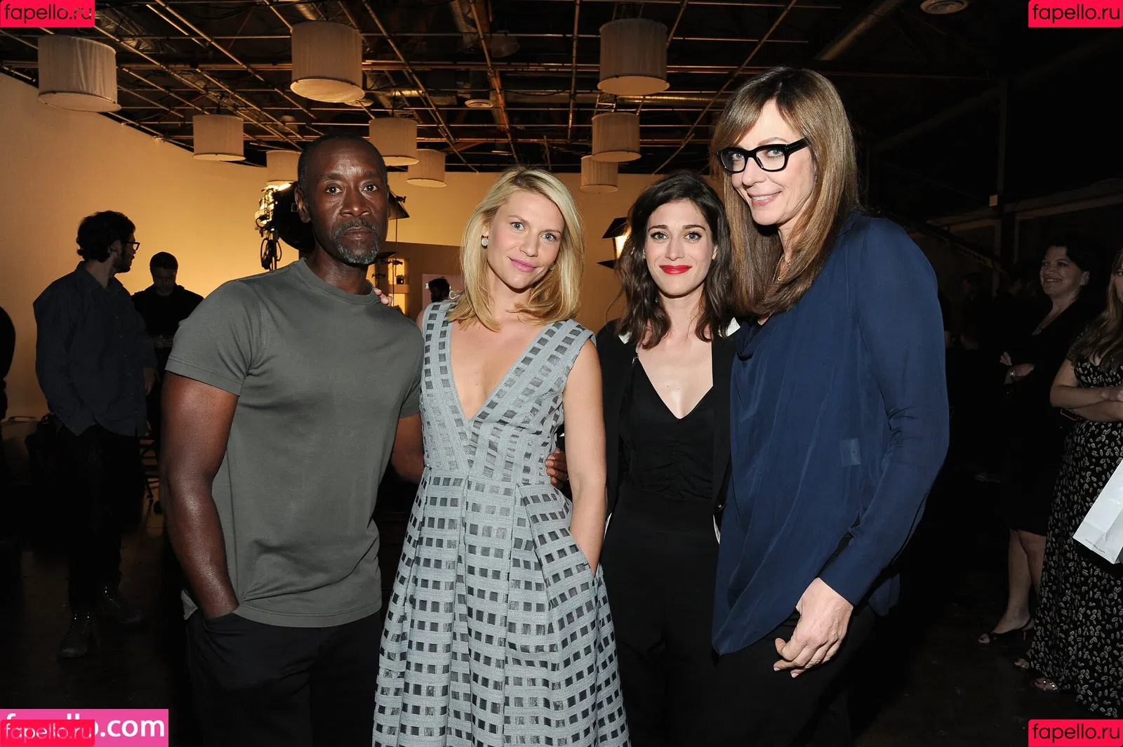 Lizzy Caplan / thelizzycaplan Onlyfans Photo Gallery 