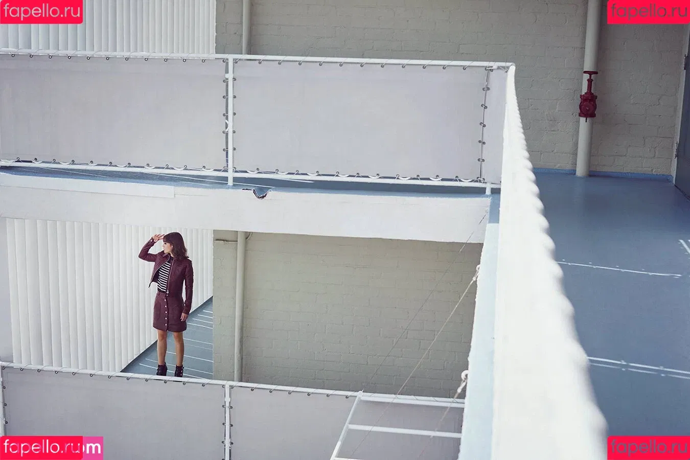 Lizzy Caplan / thelizzycaplan Onlyfans Photo Gallery 