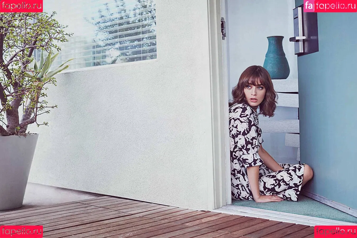 Lizzy Caplan / thelizzycaplan Onlyfans Photo Gallery 