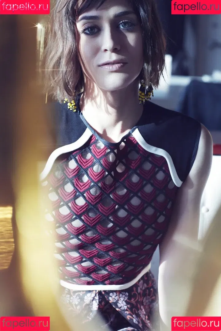 Lizzy Caplan / thelizzycaplan Onlyfans Photo Gallery 