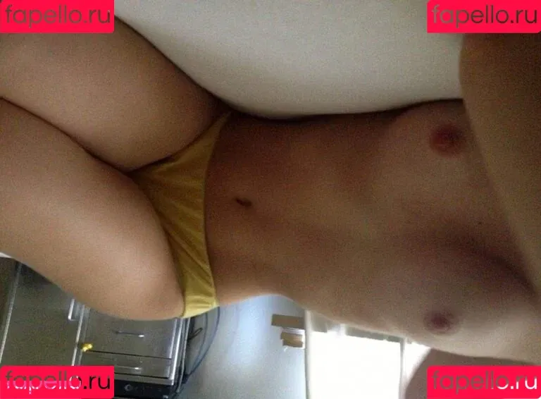 Lizzy Caplan / thelizzycaplan Onlyfans Photo Gallery 