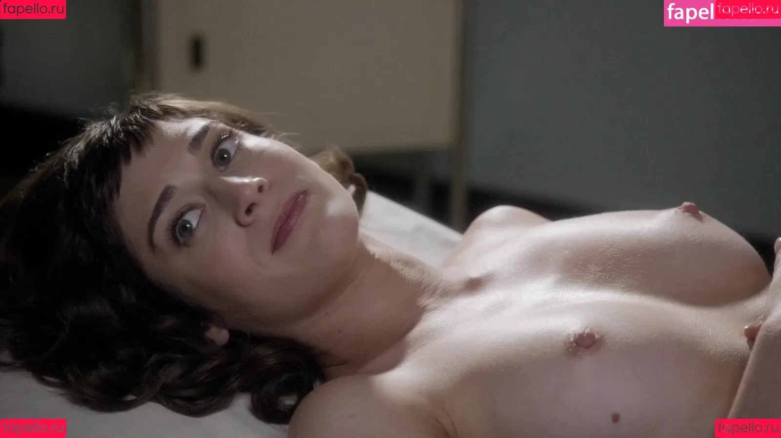 Lizzy Caplan / thelizzycaplan Onlyfans Photo Gallery 