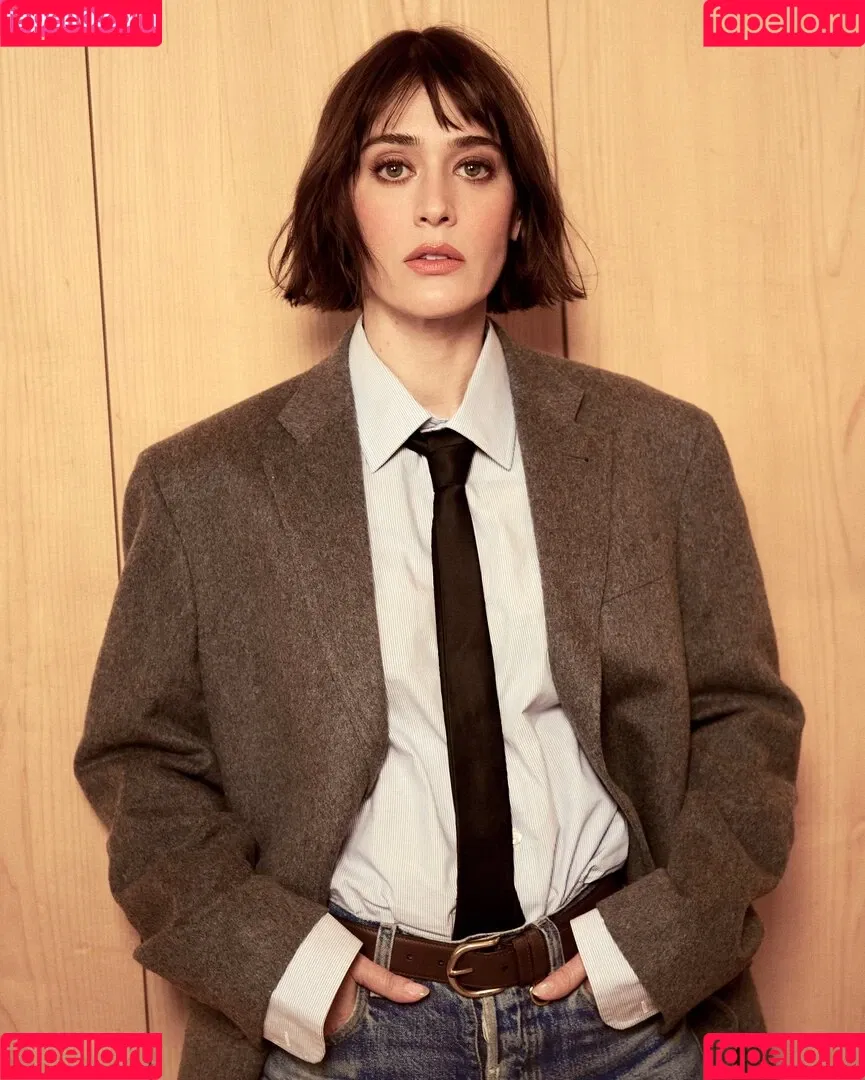Lizzy Caplan / thelizzycaplan Onlyfans Photo Gallery 