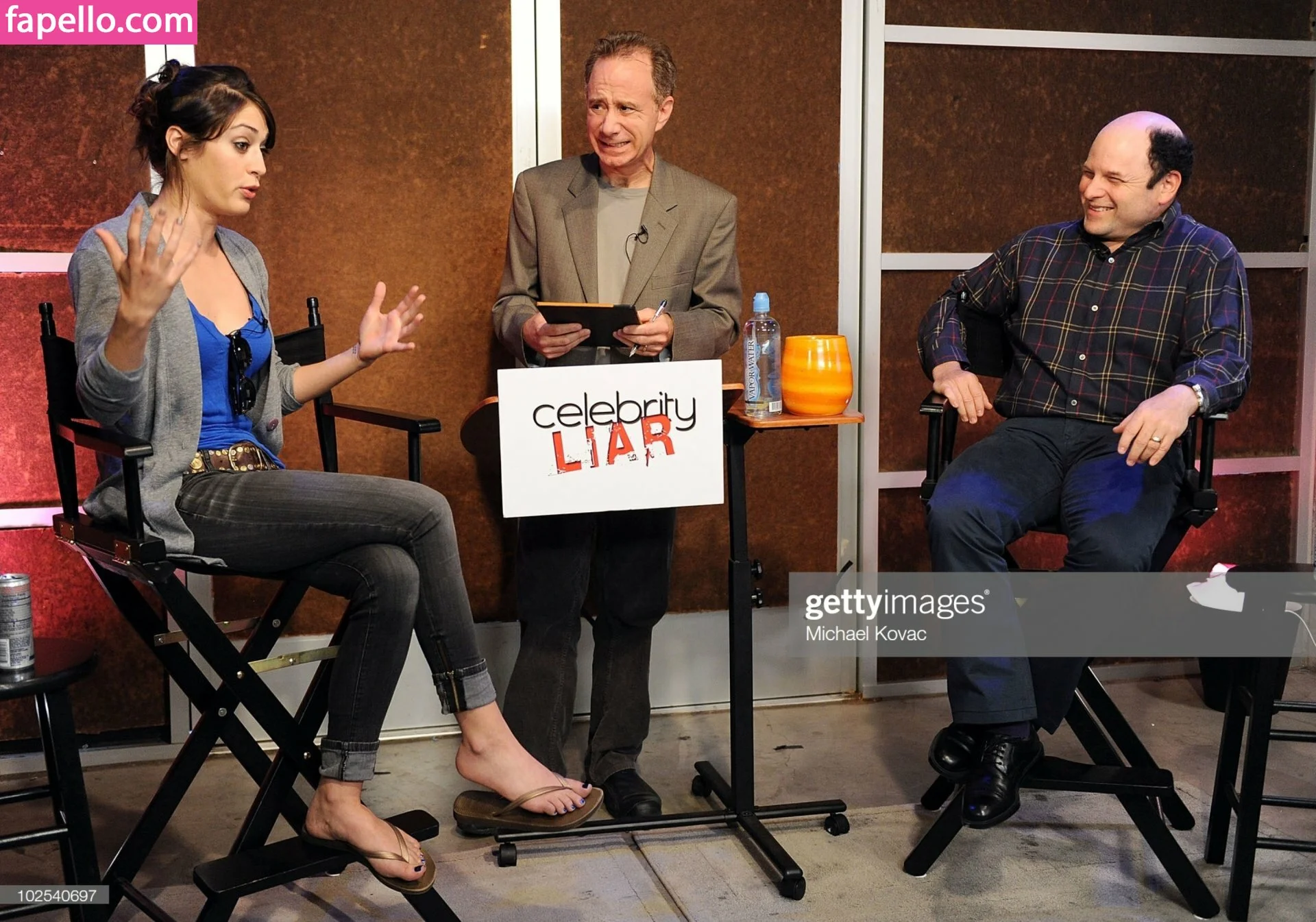 Lizzy Caplan / thelizzycaplan Onlyfans Photo Gallery 