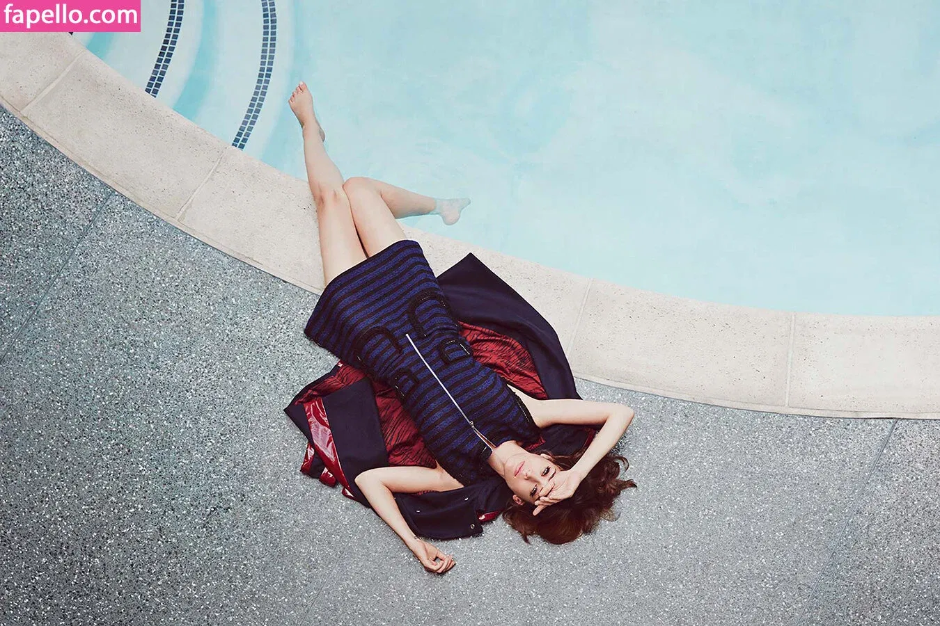 Lizzy Caplan / thelizzycaplan Onlyfans Photo Gallery 