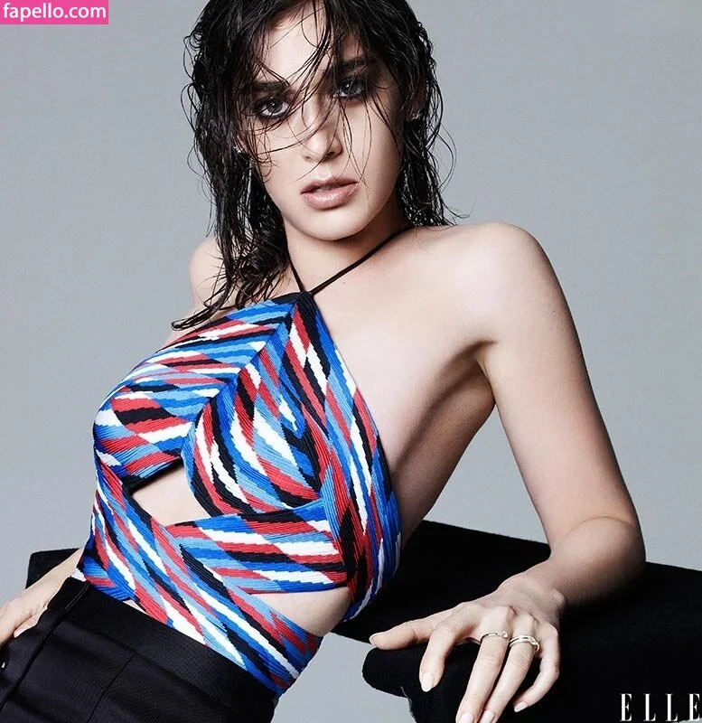 Lizzy Caplan / thelizzycaplan Onlyfans Photo Gallery 