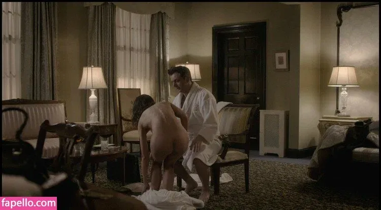 Lizzy Caplan / thelizzycaplan Onlyfans Photo Gallery 