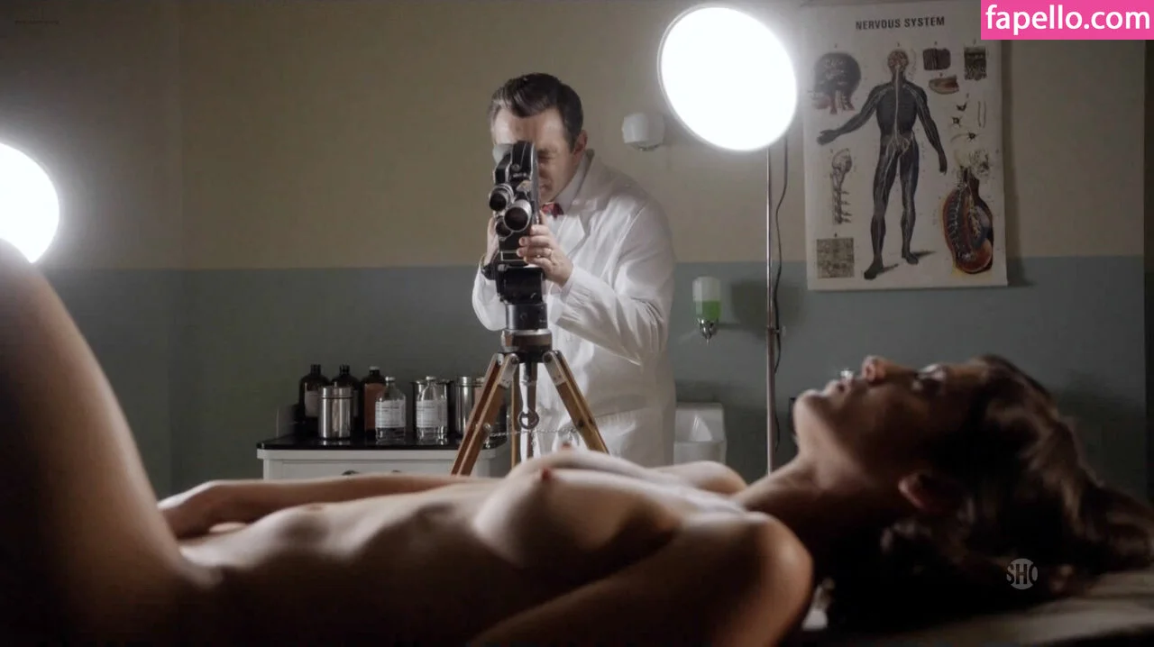 Lizzy Caplan / thelizzycaplan Onlyfans Photo Gallery 