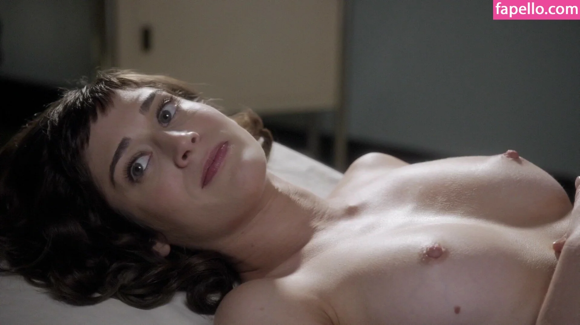 Lizzy Caplan / thelizzycaplan Onlyfans Photo Gallery 