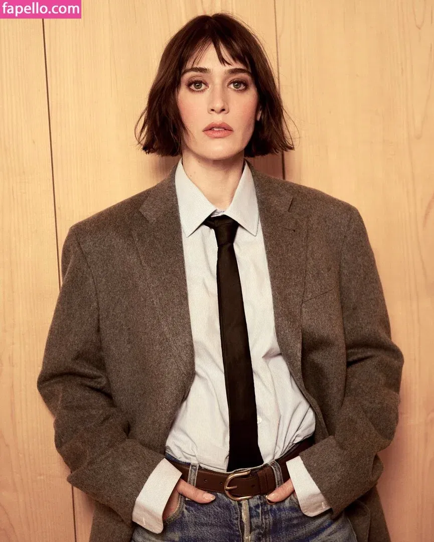 Lizzy Caplan / thelizzycaplan Onlyfans Photo Gallery 