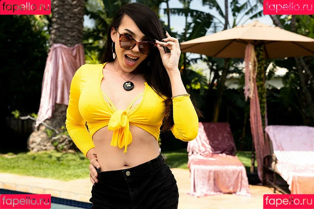 Sophia Locke / _sophialocke_ / thesophialocke Onlyfans Photo Gallery 