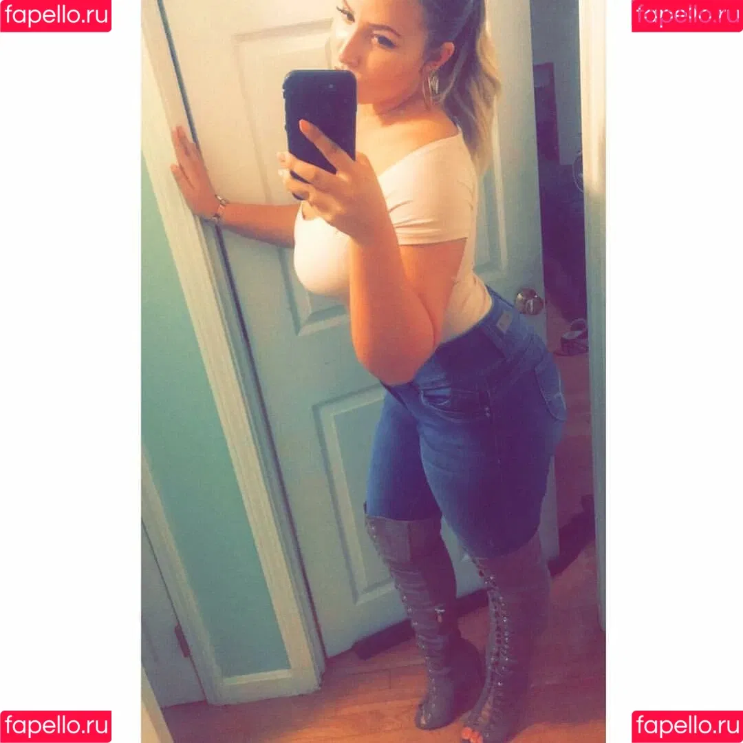 Lizzy Maguire / anight20 / lizzey_mcguire Onlyfans Photo Gallery 