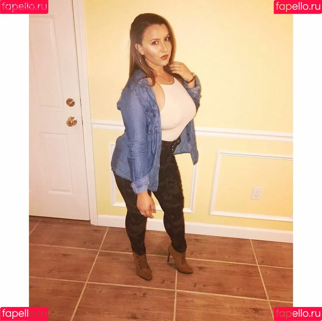 Lizzy Maguire / anight20 / lizzey_mcguire Onlyfans Photo Gallery 